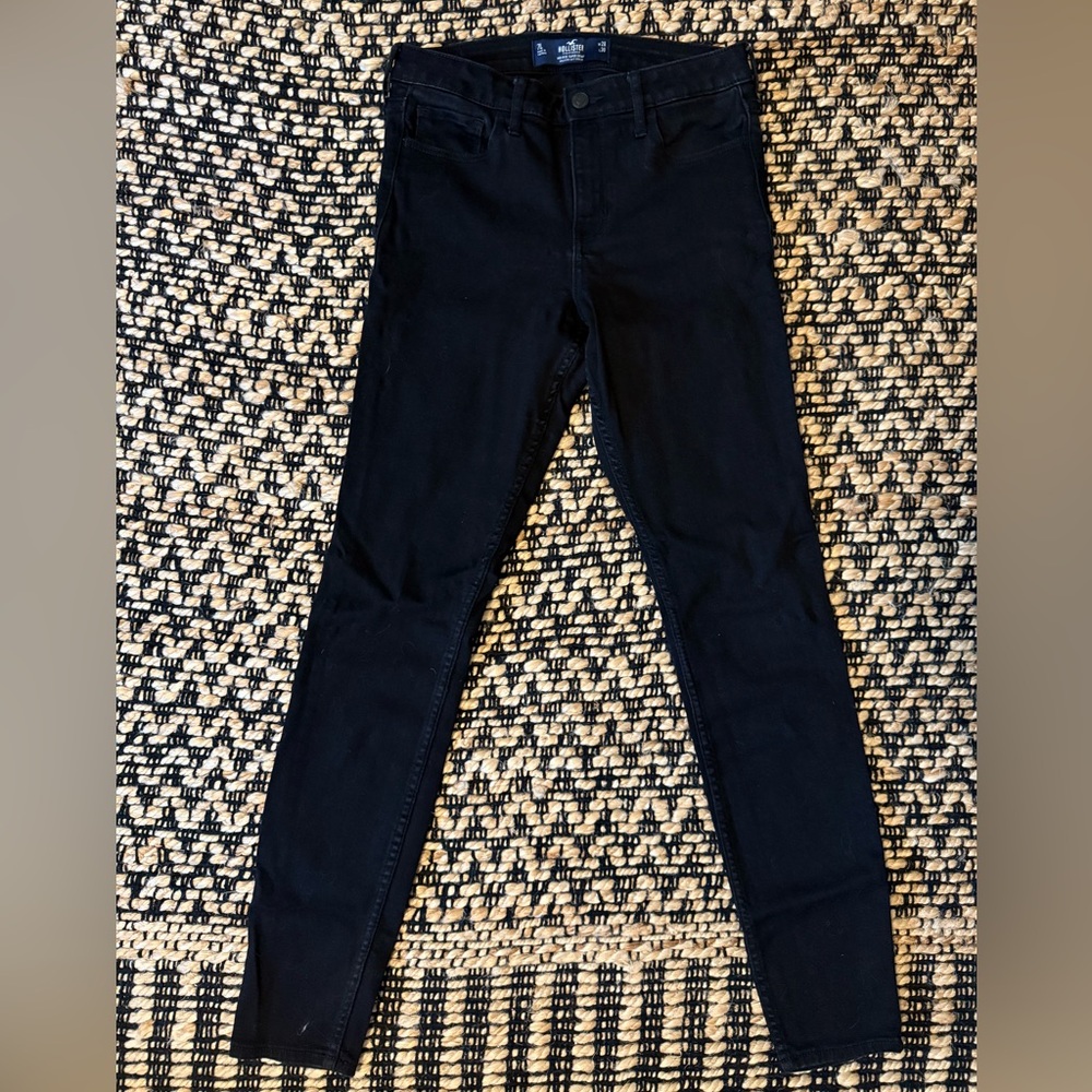Hollister Black 7 Long Mid Rise Skinny Jeans